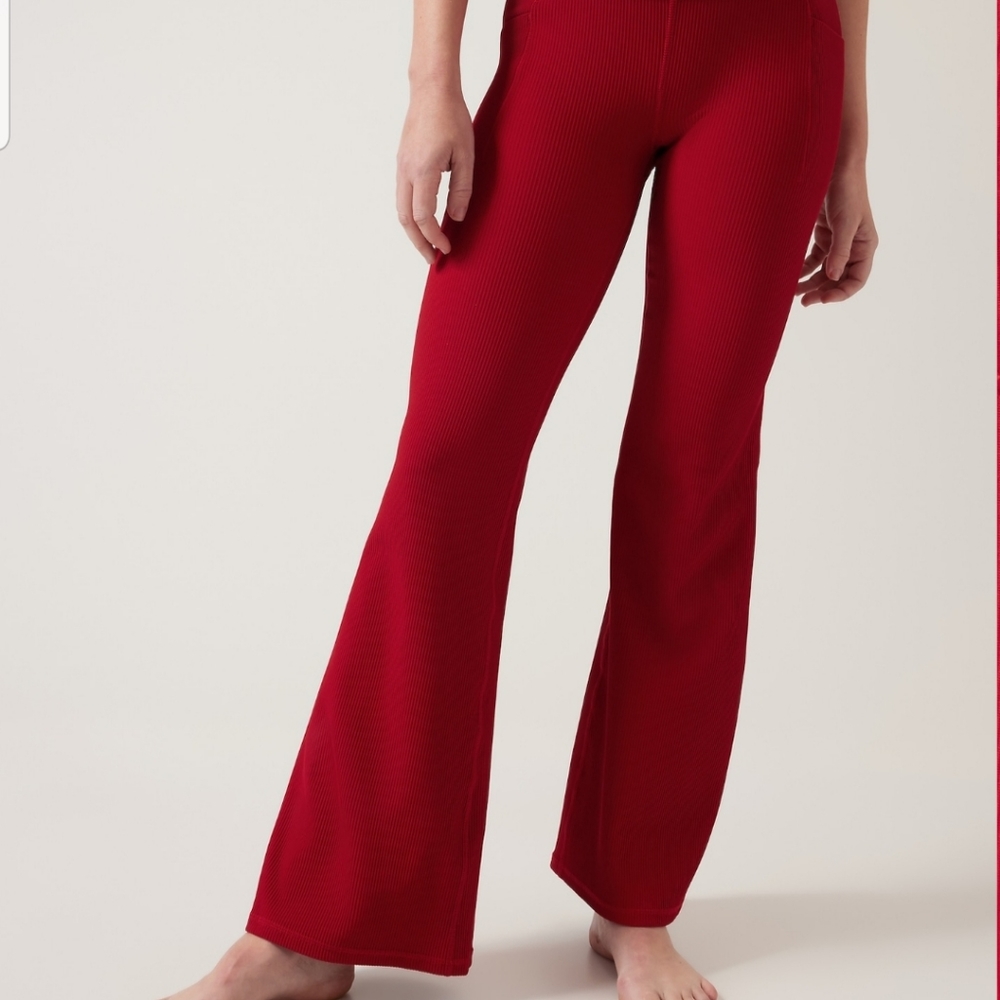 NWT Athleta Salutation Stash Ribbed Flare Medium Tall